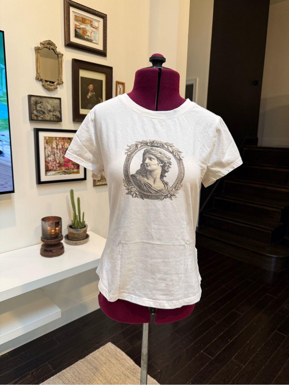 Maeve | Anthropologie White Short Sleeve Tee with Classical Portrait Medallion - Picture 10 of 11